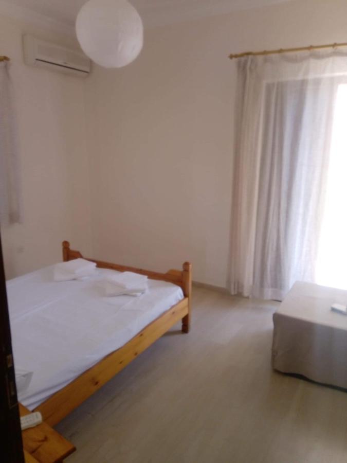 Rousetis Apartments Aigio Exterior foto